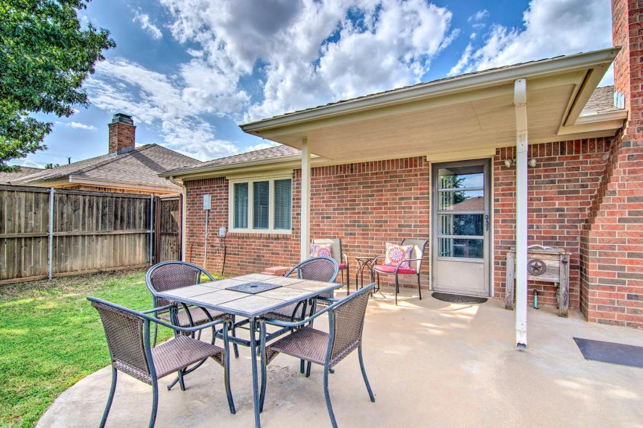 Lubbock Home With Deck And Yard - 8 Miles To Ttu! エクステリア 写真
