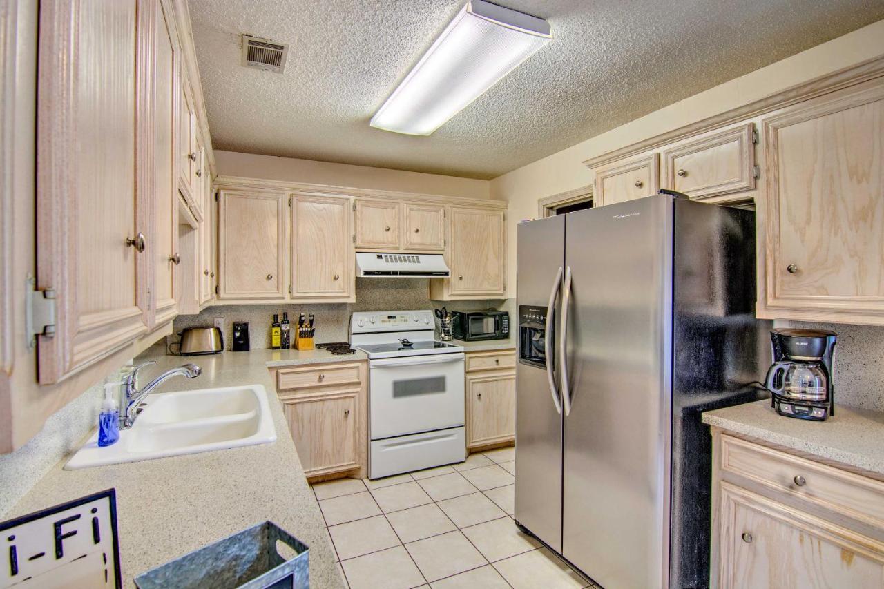 Lubbock Home With Deck And Yard - 8 Miles To Ttu! エクステリア 写真