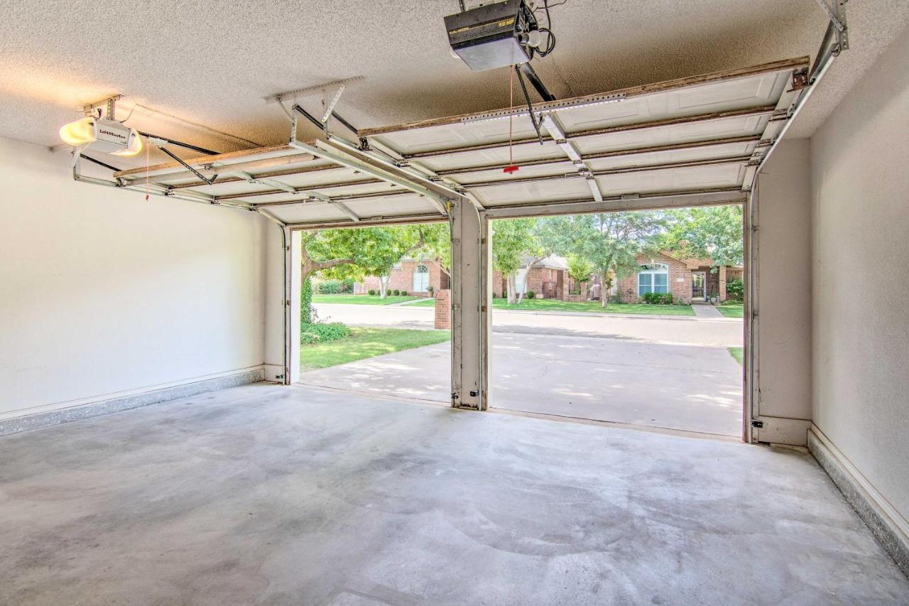 Lubbock Home With Deck And Yard - 8 Miles To Ttu! エクステリア 写真