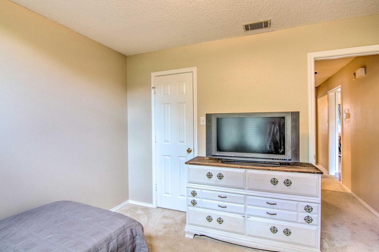 Lubbock Home With Deck And Yard - 8 Miles To Ttu! エクステリア 写真