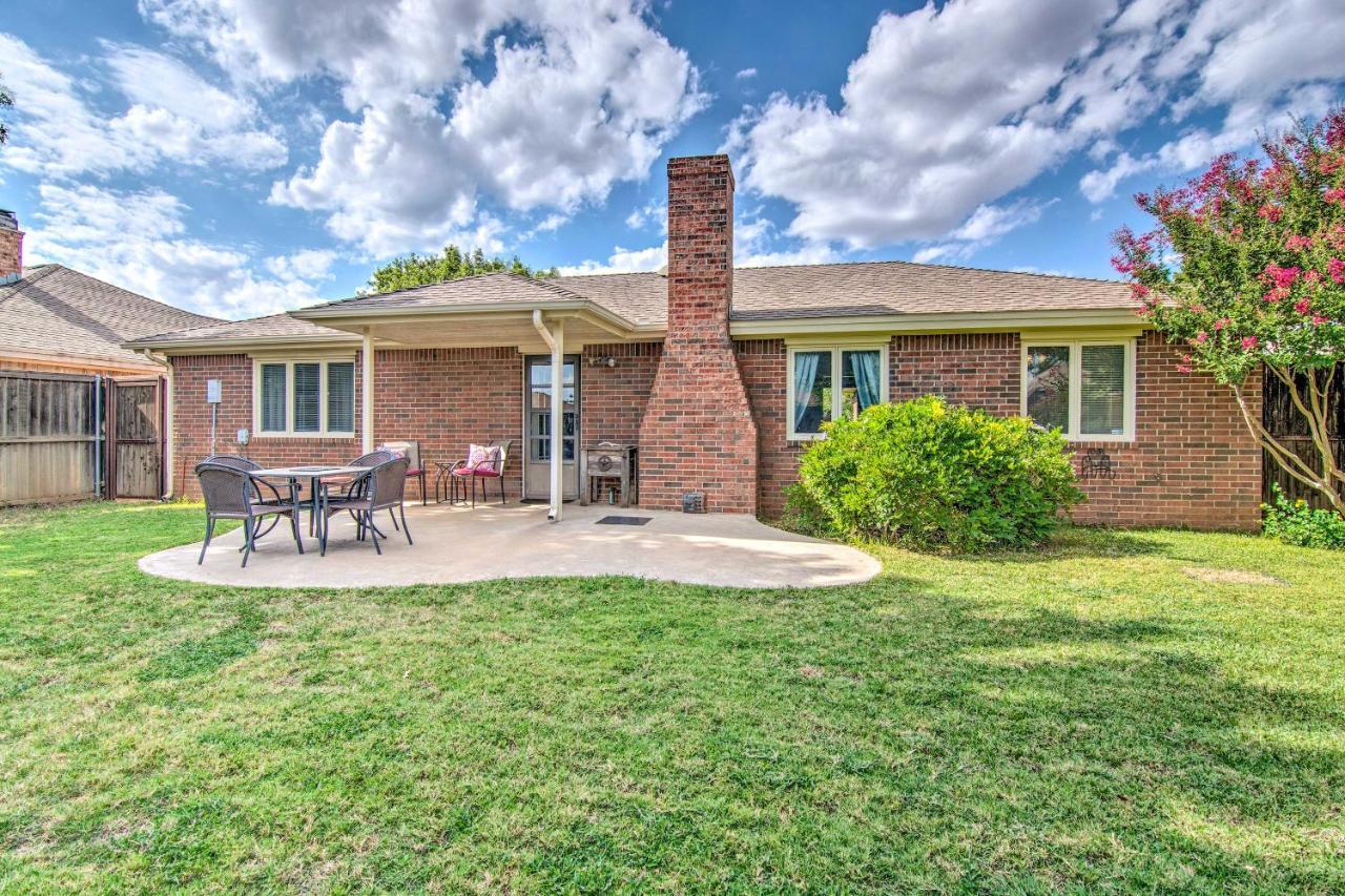 Lubbock Home With Deck And Yard - 8 Miles To Ttu! エクステリア 写真